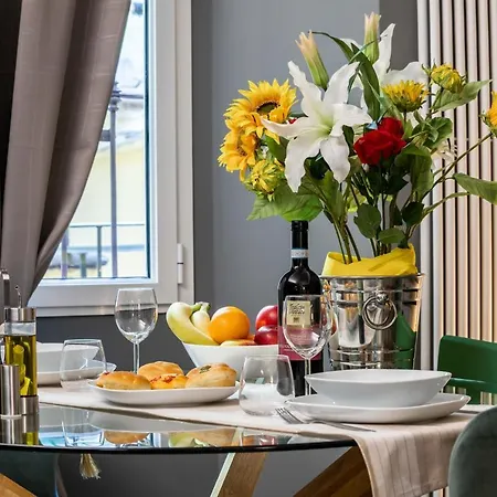 Lovely - Duomo - Lin Airport Apartment *