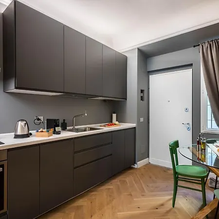 Lovely - Duomo - Lin Airport Apartment *